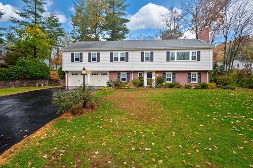 29 Pilgrim Dr, Winchester, MA, 01890-3358 | Card Image