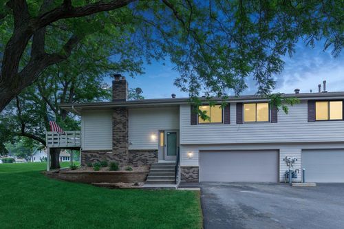 11117 Vessey Cir, Bloomington, MN, 55437-3139 | Card Image