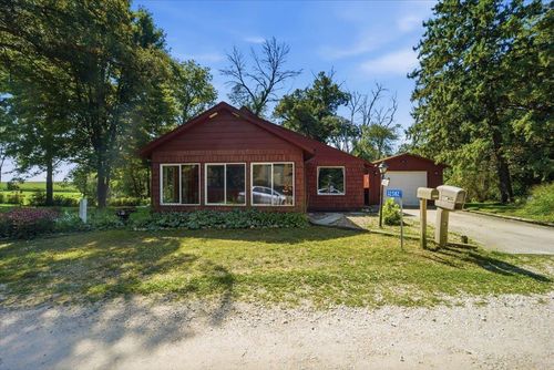 32582 232nd St, Eldora, IA, 50627-8182 | Card Image