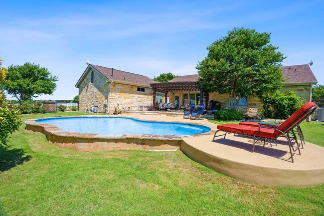 30112 Twin Creek Dr, House other with 3 bedrooms, 2 bathrooms and 6 parking in Georgetown TX | Image 24