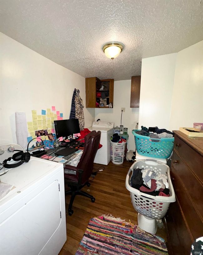 2124 S Walnut St, Home with 3 bedrooms, 1 bathrooms and null parking in Muncie IN | Image 6