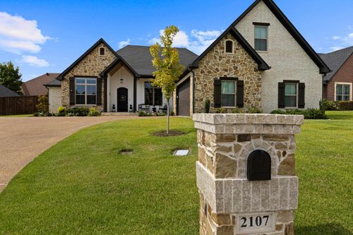 2107 Nueces Trl, Longview, TX, 75604-4633 | Card Image