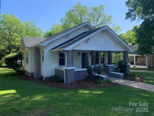 419 W 8th St, Newton, NC, 28658-3812 | Card Image