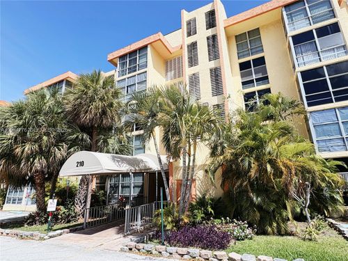 333-210 172nd St, Sunny Isles Beach, FL, 33160-3439 | Card Image