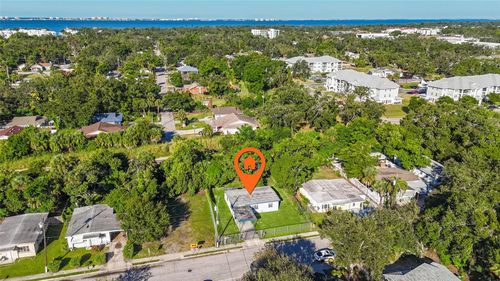 2105 Leon Ave, SARASOTA, FL, 34234-8512 | Card Image