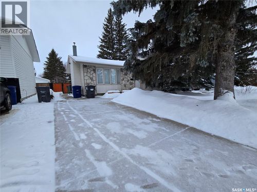 433 Guelph Cres, Saskatoon, SK, S7H4R2 | Card Image