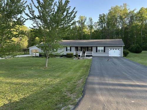 142 Park Rd, Livingston, TN, 38570-6217 | Card Image