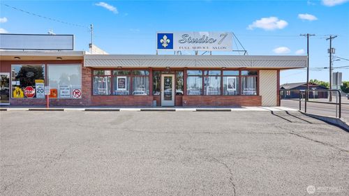 702 E Main St, Othello, WA, 99344-1444 | Card Image