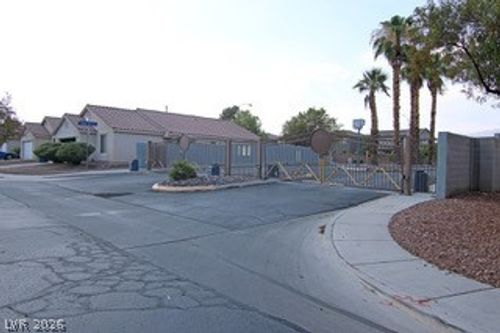 5532 La Pelusa St, North Las Vegas, NV, 89031-7834 | Card Image
