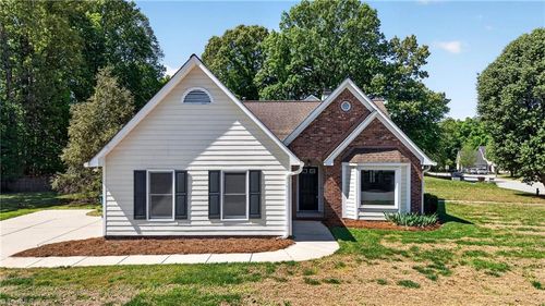 3401 Timberwolf Ave, High Point, NC, 27265-9349 | Card Image