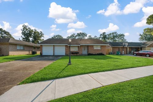 2303 Blueberry Ln, Pasadena, TX, 77502-5419 | Card Image