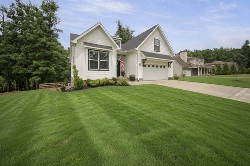 212 Cherokee Dr, White Bluff, TN, 37187-4715 | Card Image