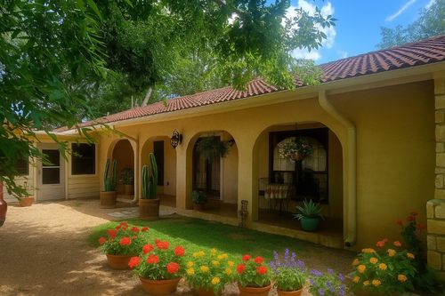 219 Blanco Dr, Wimberley, TX, 78676-5204 | Card Image