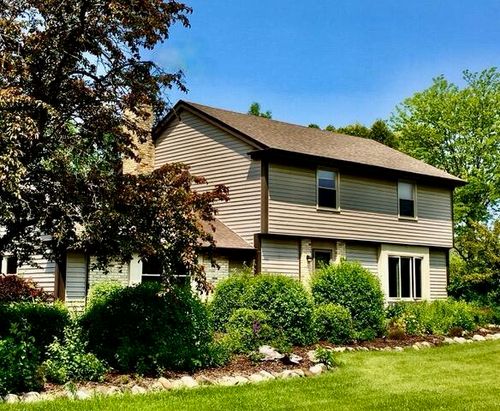 W184N8293 Tours Dr, Menomonee Falls, WI, 53051-3512 | Card Image