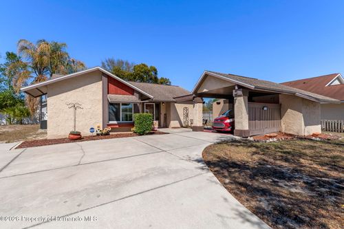 7435 Abington Way, Weeki Wachee, FL, 34613-5124 | Card Image