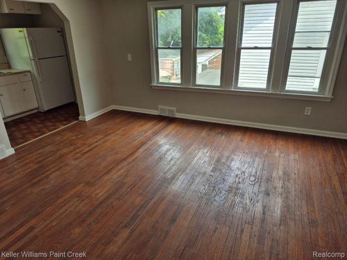 22911 Hayes Apt 2 Avenue, Eastpointe, MI, 48021 | Card Image