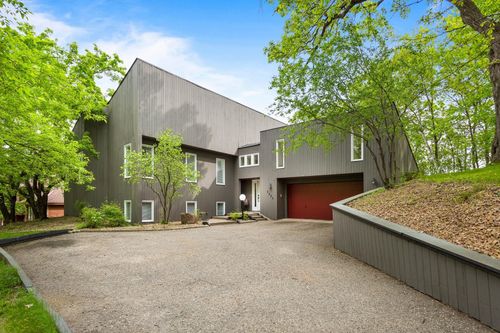 2925 Minnehaha Curv, Wayzata, MN, 55391-2527 | Card Image