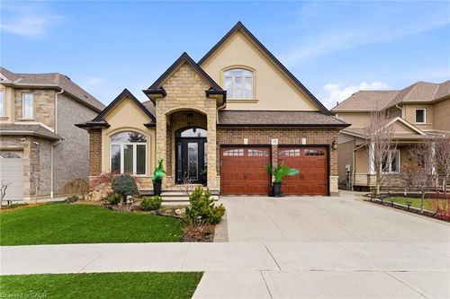 85 Hillcroft Dr, Stoney Creek, ON, L8J3W9 | Card Image