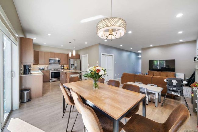 609 Amble Pl, House other with 4 bedrooms, 4 bathrooms and 3 parking in Langford BC | Image 15