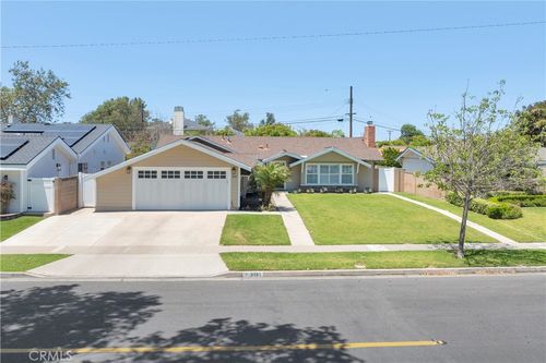 3181 Druid Ln, Rossmoor, CA, 90720-5214 | Card Image