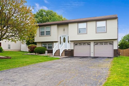 3103 Piney Bluff Dr, South Park, PA, 15129-9347 | Card Image