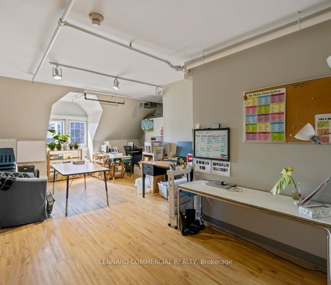 39 Spadina Rd, Home with 0 bedrooms, 0 bathrooms and null parking in Toronto ON | Image 25