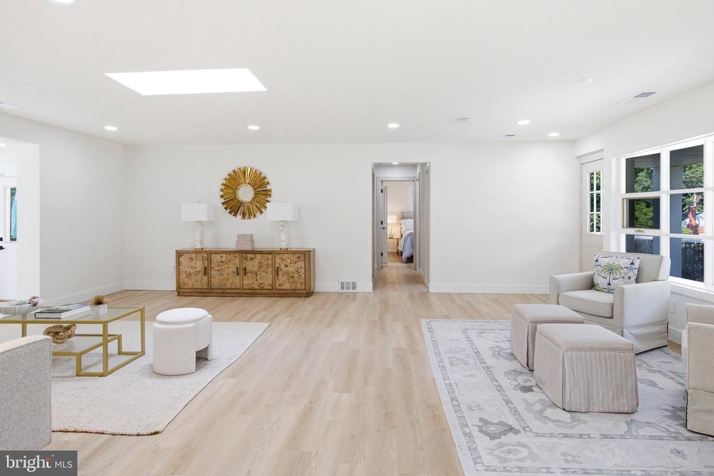 Residential in SPRINGFIELD 4