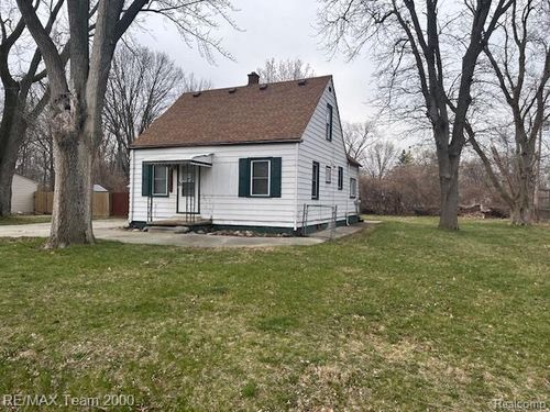 20175 Finley St, Clinton Twp, MI, 48035-3470 | Card Image