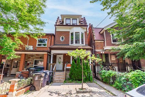 97 Lippincott St, Toronto, ON, M5S2P2 | Card Image