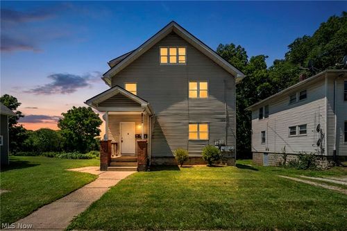 1288 Pondview Ave, Akron, OH, 44305-3384 | Card Image