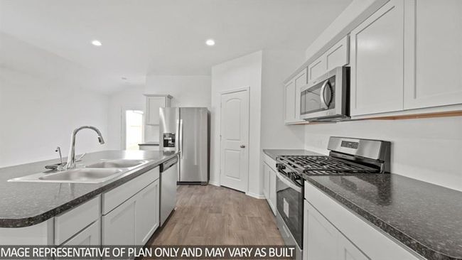 5807 Misty Eve Ln, House other with 3 bedrooms, 2 bathrooms and 2 parking in Spring TX | Image 4