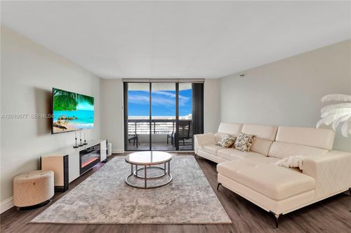 3302-3500 Mystic Pointe Dr, Aventura, FL, 33180-2578 | Card Image