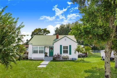 506 Shepard Avenue, House other with 5 bedrooms, 2 bathrooms and null parking in Dundee FL | Image 2