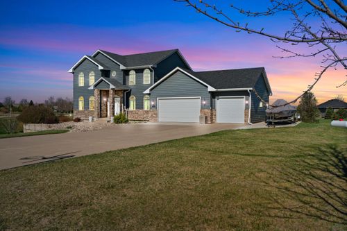 2820 Pettersen Rd, Vermillion, SD, 57069-7207 | Card Image