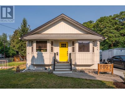 1073 Moosejaw St, House other with 3 bedrooms, 2 bathrooms and 4 parking in Penticton BC | Image 2