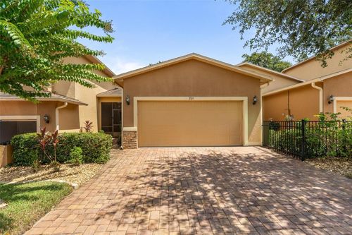 205 Merlot St, DELAND, FL, 32724-8476 | Card Image