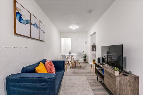 2-327 Ne 55th St, Miami, FL, 33137-2531 | Card Image