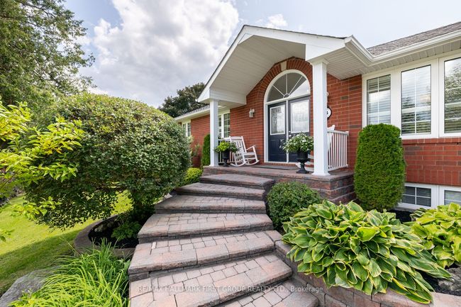 4 Hurd St, House other with 4 bedrooms, 3 bathrooms and 4 parking in Prince Albert ON | Image 4