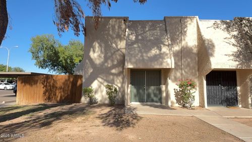 5902 W Golden Ln, Glendale, AZ, 85302-4509 | Card Image