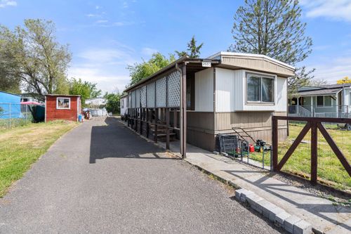 2533 Terrmont St, White City, OR, 97503-1729 | Card Image