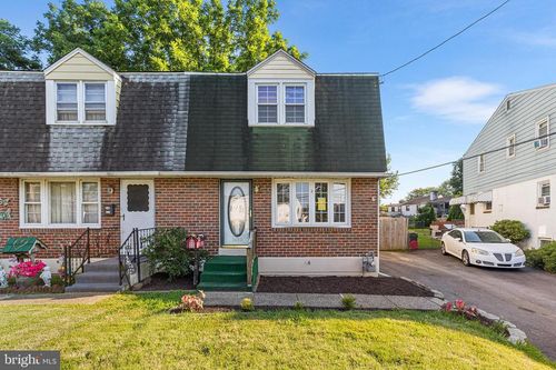 3428 Oak Ln, Upland, PA, 19015-2639 | Card Image