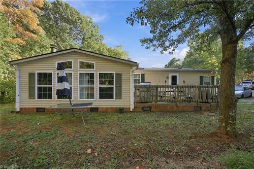 3921 Nc 8 Hwy S, Walnut Cove, NC, 27052-5648 | Card Image
