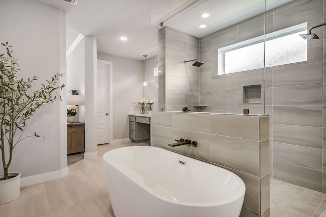 206 Bridge Water Loop, House other with 4 bedrooms, 4 bathrooms and 4 parking in Dripping Springs TX | Image 24
