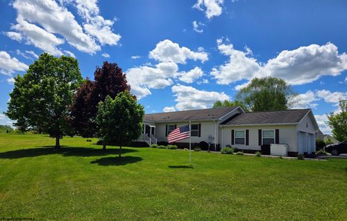 431 Pine Cir, Reedsville, WV, 26547-7475 | Card Image
