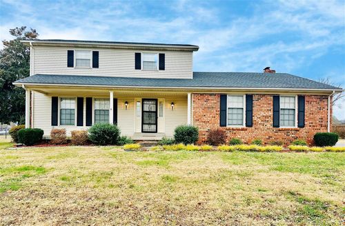 3010 Hunting Creek Dr, Bowling Green, KY, 42104-4620 | Card Image