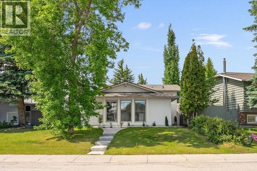 24 Midglen Dr Se, Calgary, AB, T2X1G7 | Card Image