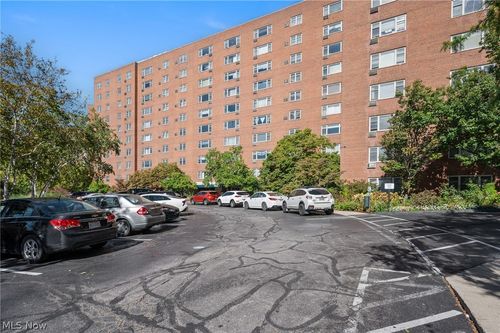 718-11820 Edgewater Dr, Lakewood, OH, 44107-1796 | Card Image