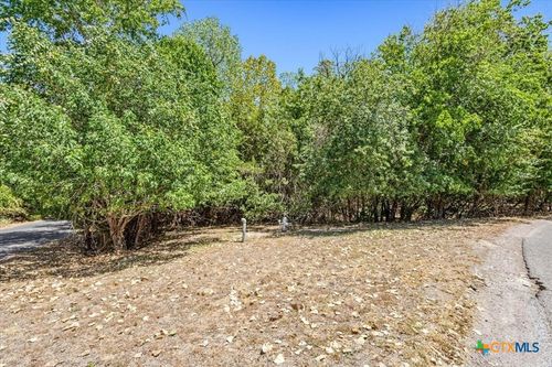 717 Willow Creek Rd, Salado, TX, 76571-4933 | Card Image