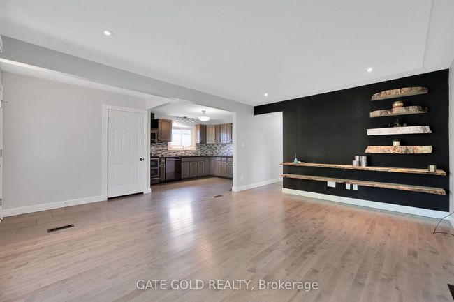64 Nash Rd S, House other with 6 bedrooms, 2 bathrooms and 3 parking in Hamilton ON | Image 5