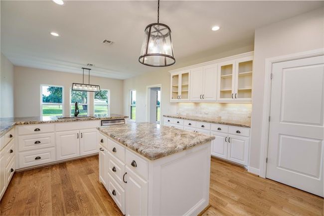 1470 S Nassau Rd, Home with 3 bedrooms, 3 bathrooms and null parking in Round Top TX | Image 9